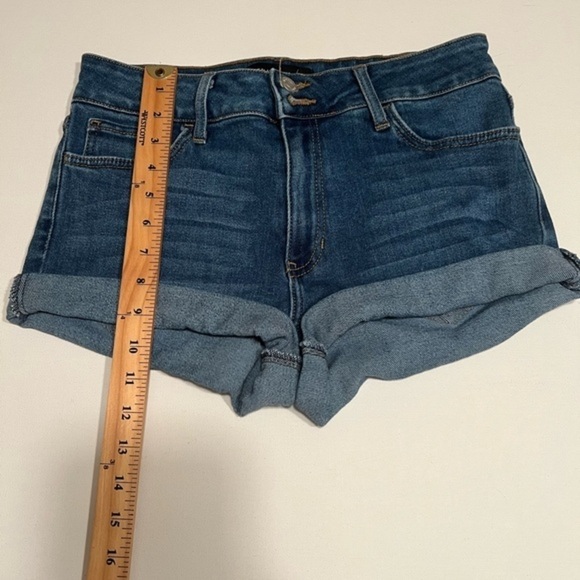 Just Black Pants - EUC Women's Just Black Denim Rolled Up Shorts Size 29 (C3)‎